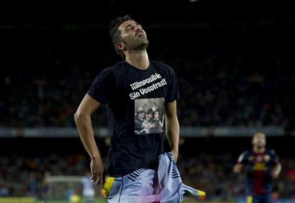 تغريم فيا مهاجم برشلونة دافيد فيا بعد رسالة إلى عائلته