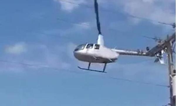 بالفيديو....لحظة اصطدام مروحية بطائرة في مطار بيرلاند الأمريكي