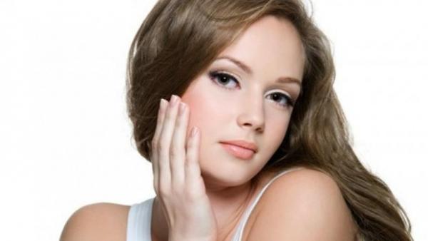 هكذا تحصلين على بشرة نقية بدون مساحيق