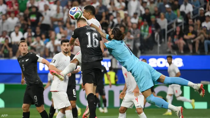 كورة عالميةإجبار بعثة منتخب إيران على مغادرة أرض أمريكا مباشرة بعد صافرة مباراتهم الأولى فالمونديال!يعيش المنتخب الإيراني لكرة القدم على وقع حالة عارمة من الاضطراب والاستياء العارم، بعدما جرى إجبار البعثة على مغادرة الأراضي الأمريكية فوراً وتحت طائلة الطرد