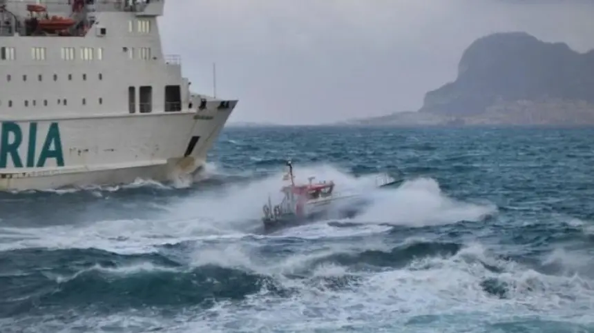 مرة أخرى.. تعليق حركة الملاحة البحرية بين طريفة وطنجة