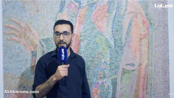 فنان تطواني يبدع لوحات فنية بواسطة الطوابع البريدية