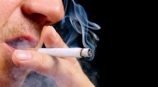 التدخين يُضعف التئام الجروج عند زراعة الأسنان