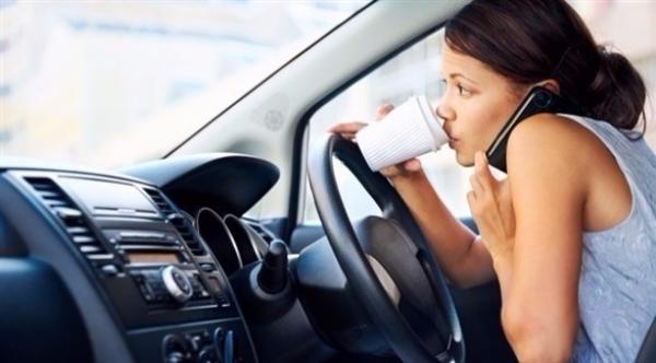 القهوة والعصائر خلال رحلات السيارة الطويلة تزيد التعب