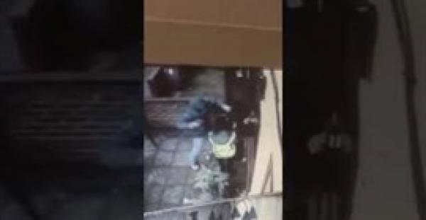 بالفيديو.. طريقة خطيرة لسرقة المنازل باستخدام الفتيات الحسناوات