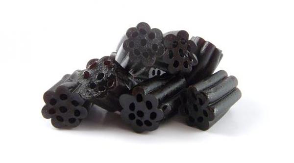 جذور عرق السوس قد تقلل خصوبة المرأة