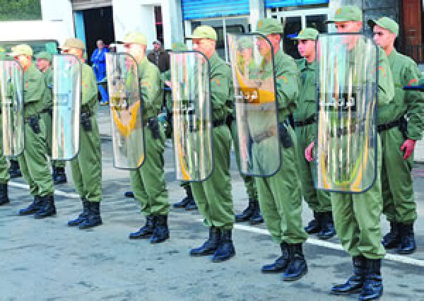 منتسبو القوات المساعدة يهددون بمغادرة الخدمة