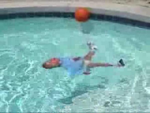 غرق رضيع مغربي في مسبح شرق إسبانيا