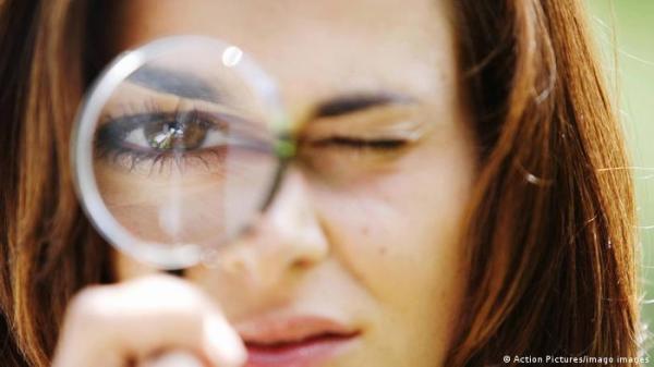 دراسة تكشف كيف تتحد ألوان عيون البشر