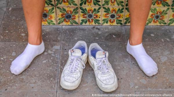 نصائح للتخلص من رائحة القدمين الكريهة في الصيف!