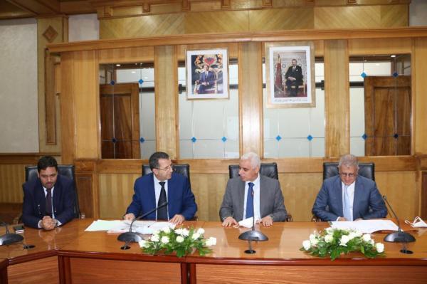 "آيت الطالب" يزف خبرا سارا لمهني "الصحة" .. تخفيضات مهمة في تذاكر قطارات الـONCF وسوبراتور