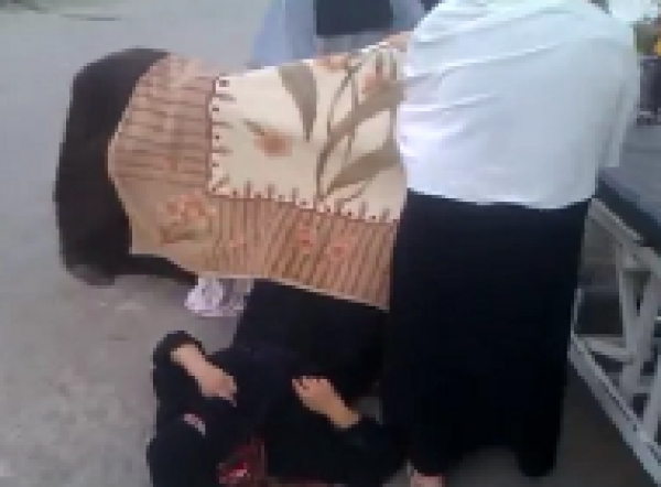 سيدة مصرية تلد في الشارع بعد رفض المستشفى استقبالها