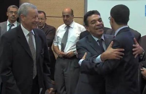 محمد الوفا يسلم وزارة التربية الوطنية لرشيد بلمختار