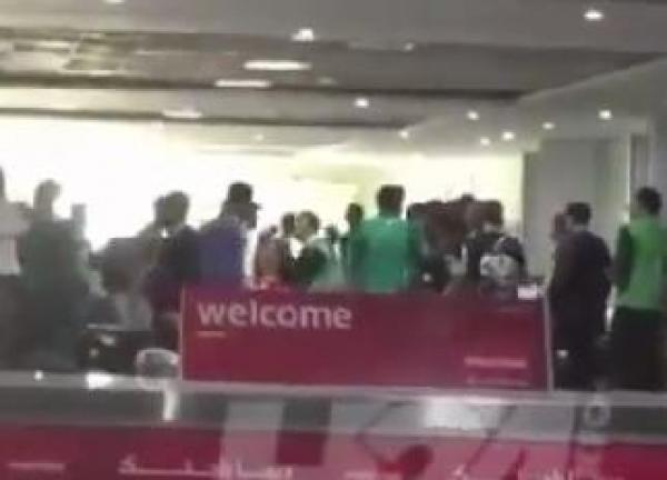 فضيحة : شجار بين لاعبي الرجاء في المطار