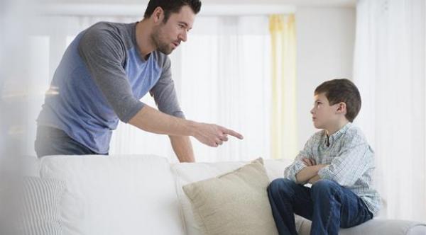 5 أنواع من العقاب لا تعرض طفلك لها