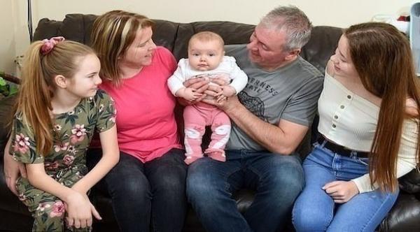 تنجب طفلتها الأولى بعد 18 إجهاض بسبب تشوه شكل رحمها