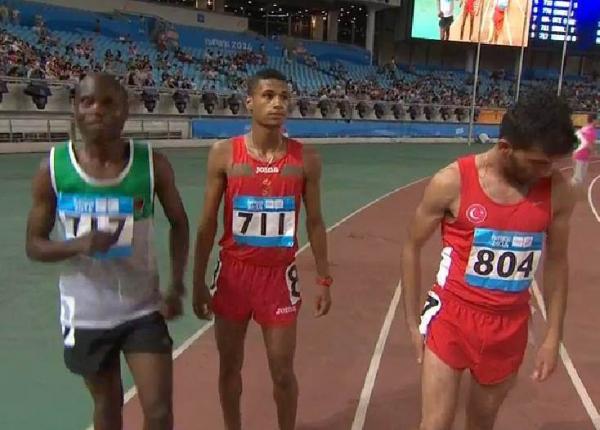 الألعاب الأولمبية للشباب بالصين : العداء المغربي هشام شملال يحرز الميدالية البرونزية