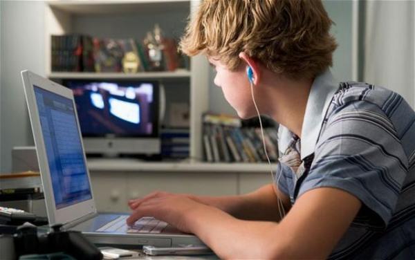 كيف تحمي طفلك من المواقع السيئة على الإنترنت؟