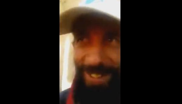 لا تغرنك المظاهر : شاب مغربي يتكلم الألمانية و الأنجليزية و الفرنسية بطلاقة