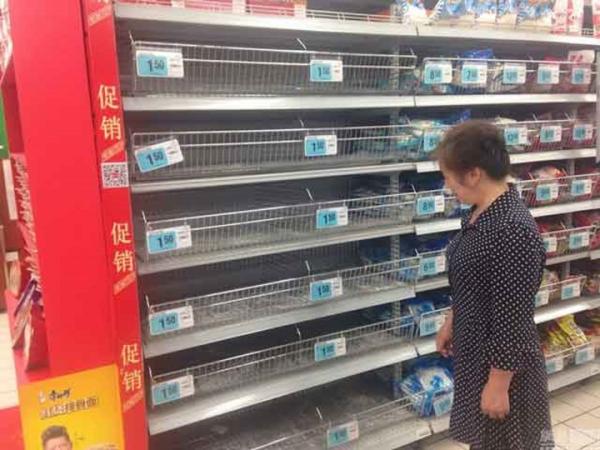 بالصور.. إشاعة تسببت في نفاذ الملح من الاسواق في الصين!