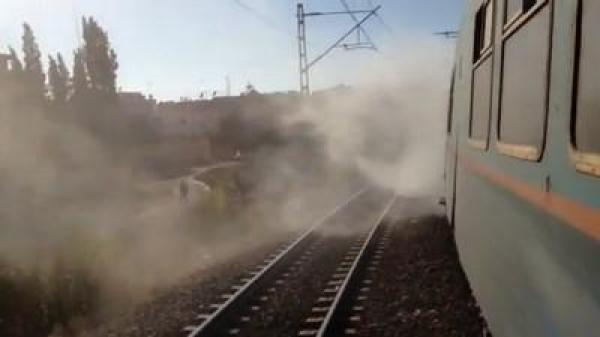 اندلاع حريق بقطار يتسبب في هلع الركاب وجمعويون يستنكرون تجاهل إدارة "لخليع"