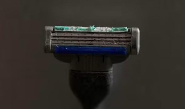 استخدام ماكينة الحلاقة لفترة طويلة قد يؤدي إلى مشاكل صحية