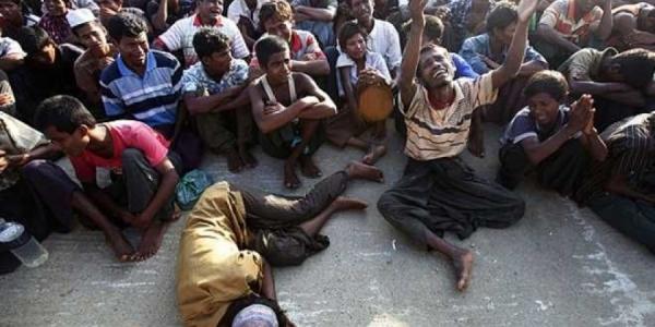 مسؤول أممي: السلطات في بورما تمارس "تطهيرا عرقيا" ضد الروهينغا المسلمين