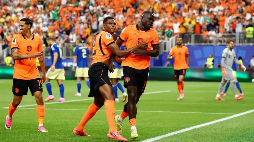قبيل موقعة الحسم بالمكسيك.. قراءة تكتيكية في أبرز نقاط قوة وضعف المنتخب الهولندي