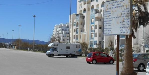 في سابقة من نوعها...مواقف السيارات بمارتيل أصبحت مجانية وهذا هو السبب