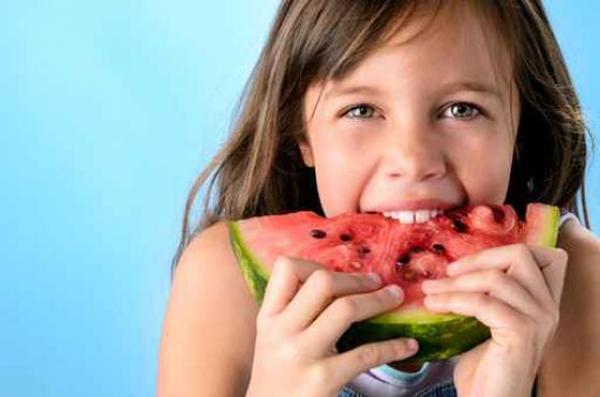 فوائد مذهلة لبذور البطيخ.. لن ترميها بعد الآن