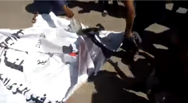 تظاهرات "جمعة الخلاص" من الوراق بالقاهرة وتمزيق لافتات تأييد السيسي