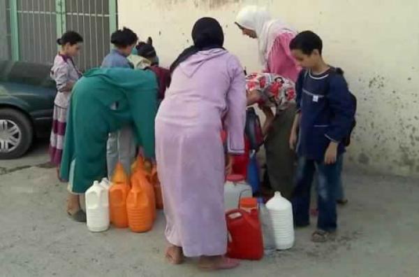 تزامنا مع الحرارة المفرطة ،بني ملال تموت عطشا وفيسبوكيون غاضبون على والي جهة بني ملال خنيفرة لهذا السبب