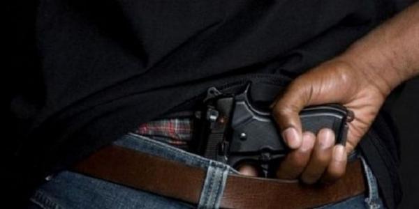 مرة أخرى بفاس...مقدم شرطة يلجأ إلى مسدسه لإنقاذ زملائه ومواطنين من هجوم مجرم مسلح