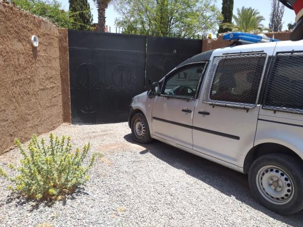 بالتفاصيل...الدرك الملكي يداهم فيلا فاخرة بتامسنا ويعتقل 60 شخصا داخلها