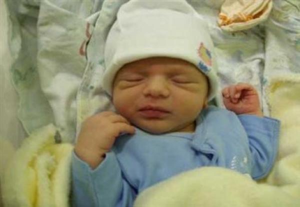 لهذه الأسباب .. يهدد النوم على البطن حياة طفلك