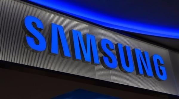 سامسونغ تعتزم إنتاج 80 مليون شاشة "OLED" لهاتف آيفون 8