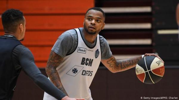 إيقاف لاعب كرة سلة محترف "حامل" لمدة عامين