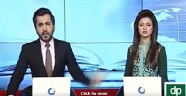 ملاسنة على الهواء بين مذيع نشرة أخبار وزميلته (فيديو)