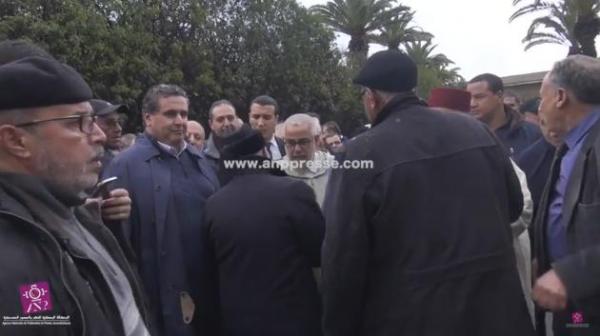 اخنوش يتحاشي بنكيران اثناء تشييع جنازة ابن اخيه بمقبرة الشهداء