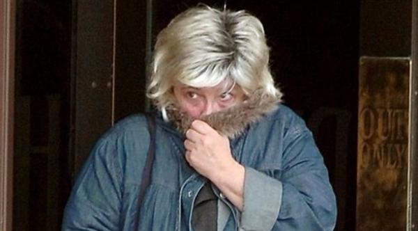 تخفي جثث بناتها في الخزانة 20 عاماً