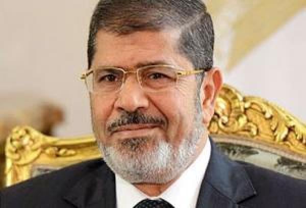 أسرة مرسي تقاضي السيسي على 'اختطاف' الرئيس المعزول