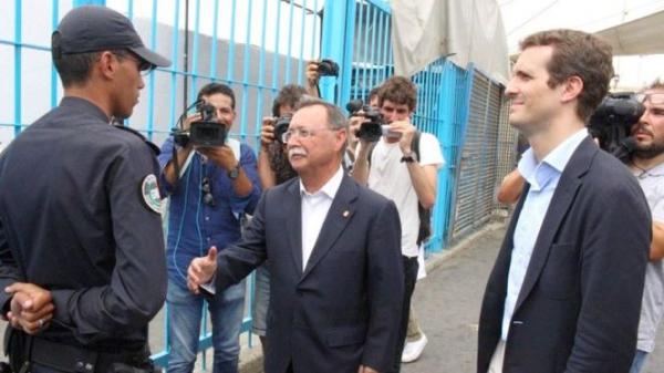 فيديو من زاوية أخرى: موقف جريء لشرطي مغربي أمام مسؤول إسباني بسبتة المحتلة