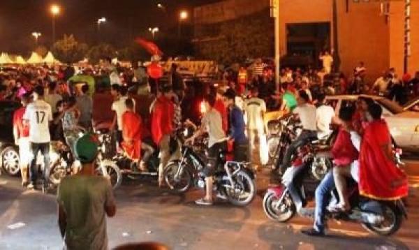  جماهير مراكش تخرج الى الشارع العام للتعبير عن الرضى على مشروع الدستور