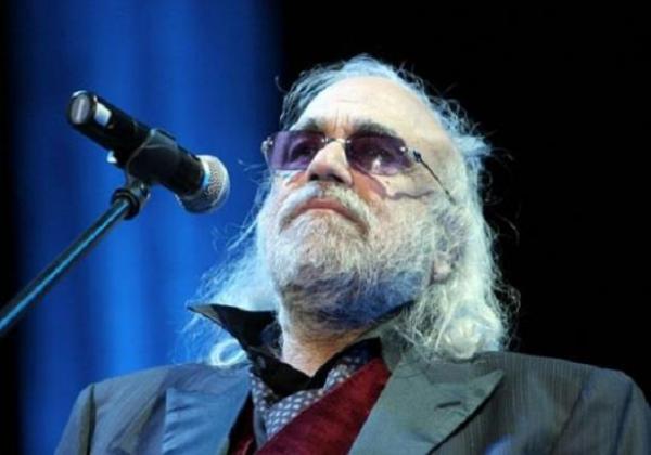 وفاة المغني اليوناني ديميس روسوس نهاية الاسبوع في أحد مستشفيات أثينا