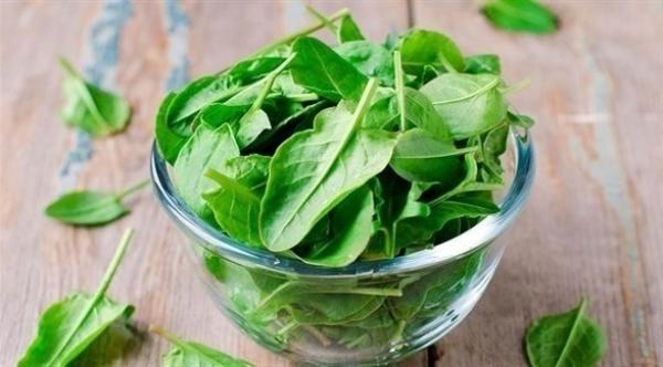 لماذا يجب تناول السبانخ يومياً؟