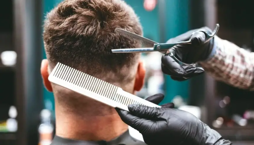 بريطانيا تداهم محلات حلاقة تركية لهذا السبب ..