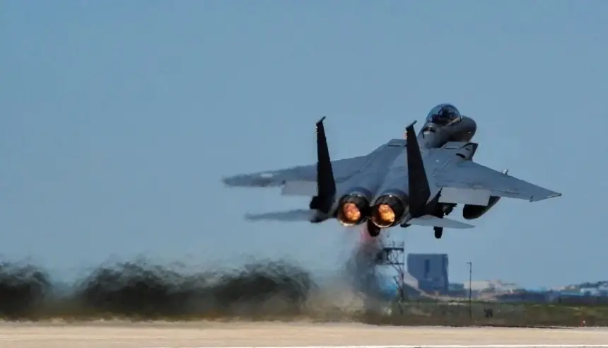 سيلفي في السماء يتسبب في تصادم مقاتلتين بكوريا الجنوبية