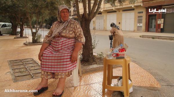 من عاملة بيوت إلى بائعة سجائر..قصة "مي نزيهة" التي تقاوم ظروف الحياة بالرغم من المرض