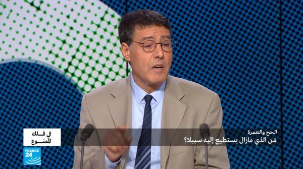 علماني مغربي لوالدته: أضمن لك دخول الجنة وإن لم تذهبي للحج!