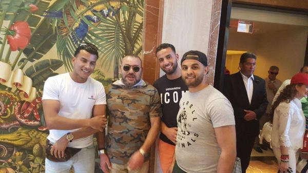 الفنان امير علي غاضب جدا من الجالية المغربية بسبب زيارة الملك محمد السادس